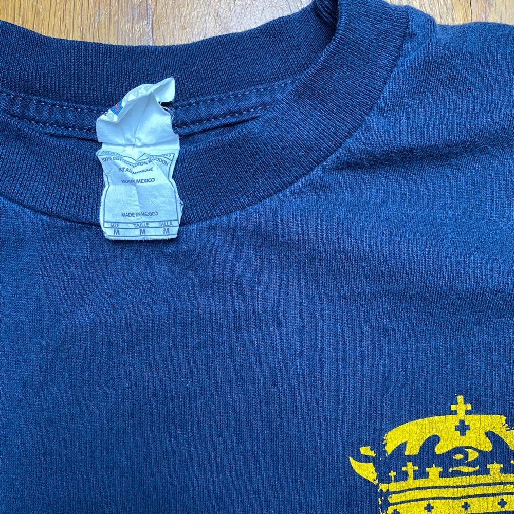 Castle Rampart division graphic T-shirt - Picture 3 of 3